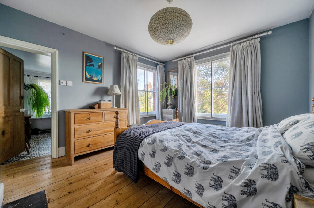 1370747-12-68fb7e...