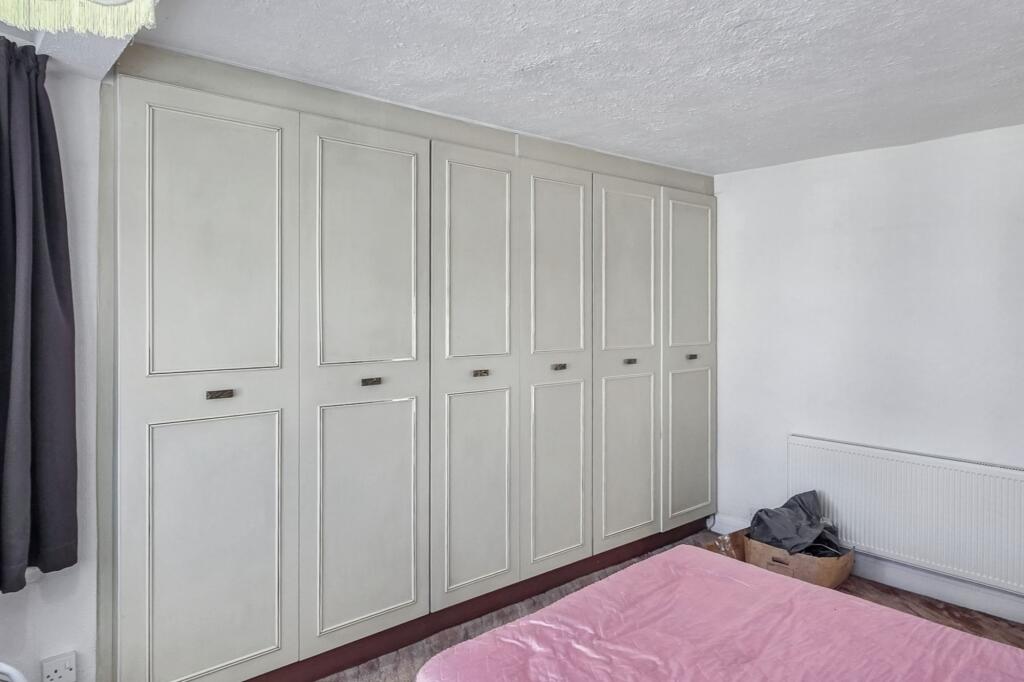 64 Alicia Gardens, Kenton, Harrow, Middlesex HA3 8JE