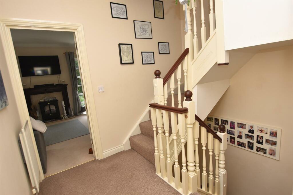 Landing (1st Floor))