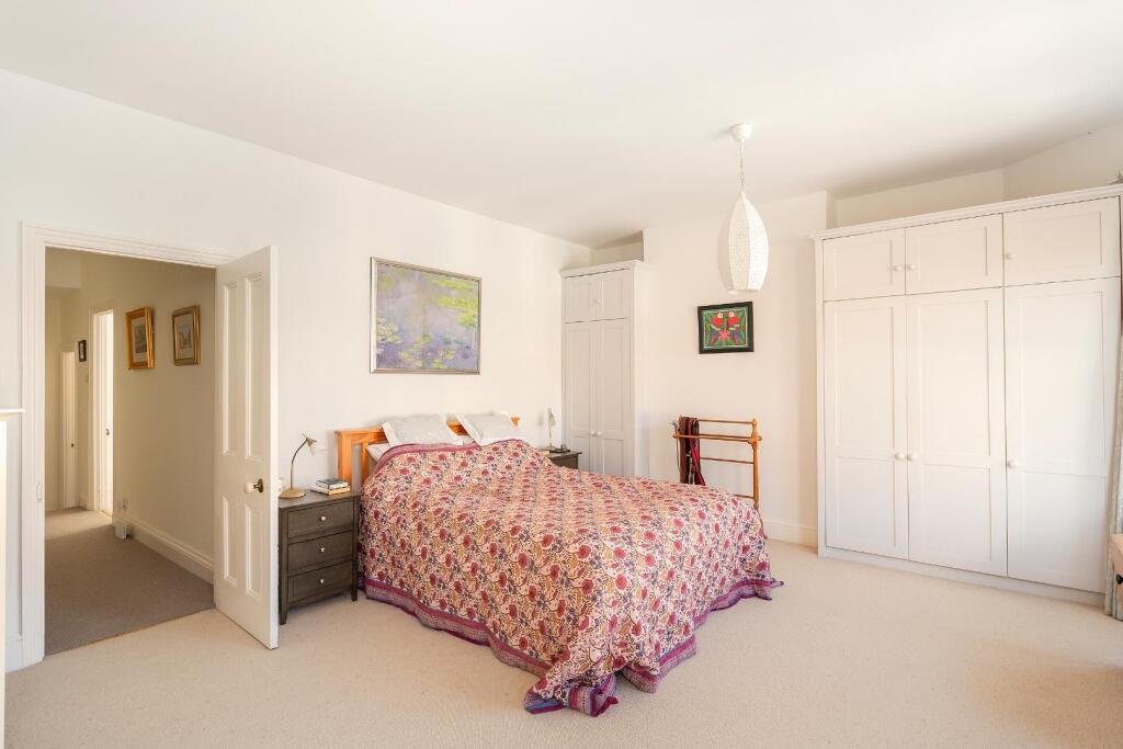 1B9RKE - Bedroom B.jpg