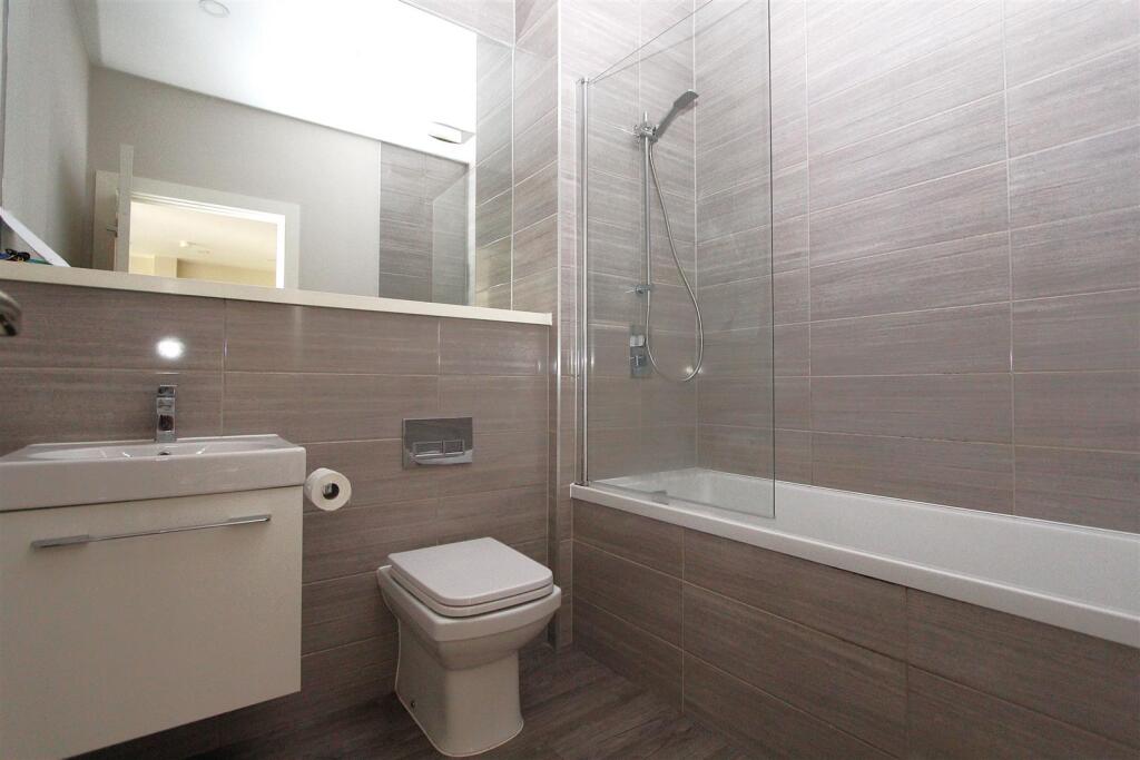 Bathroom.JPG