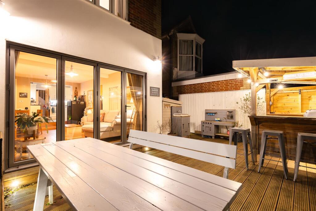 Night shot rear garden 2.jpg