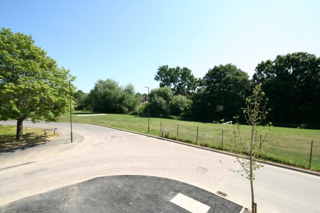 Plymouth Way 4.JPG