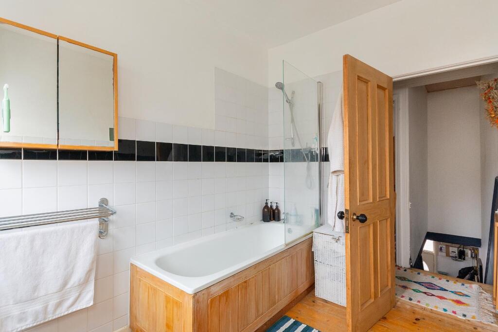 3B9SRD - Bathroom A.jpg