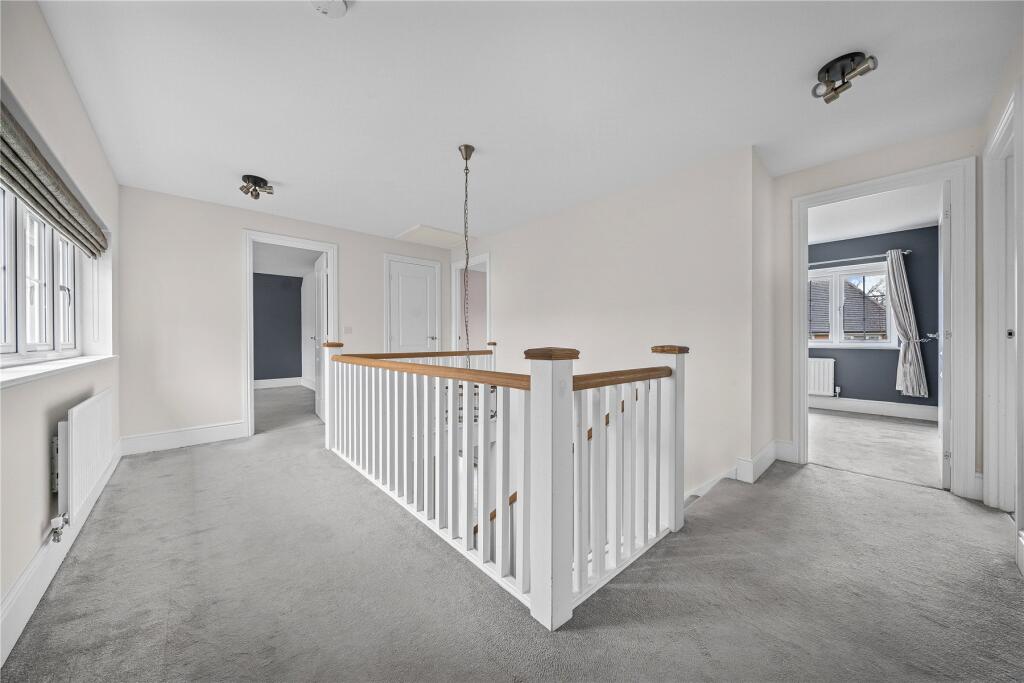 Pixley Mews, Bisley, Woking, GU24