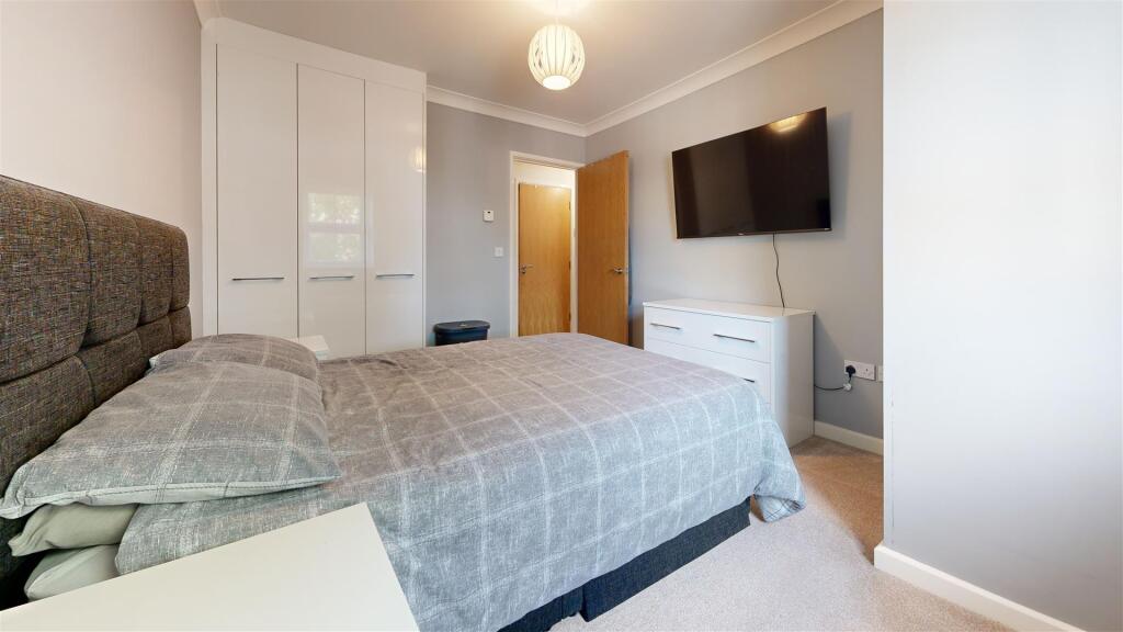 Bedroom (67).jpg