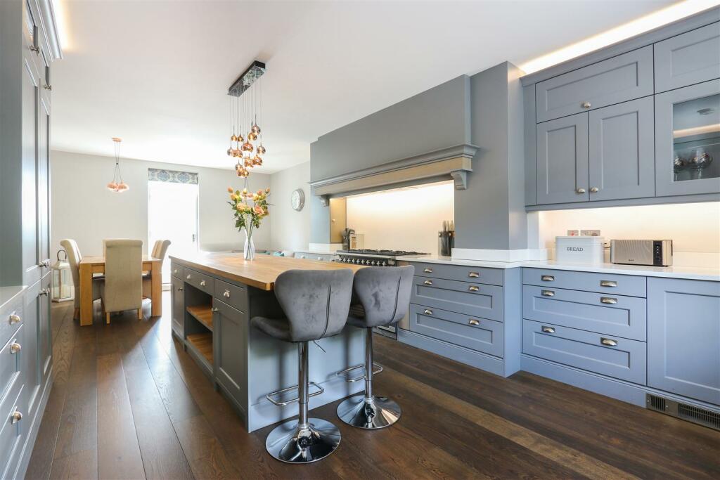 Kitchen3.jpg