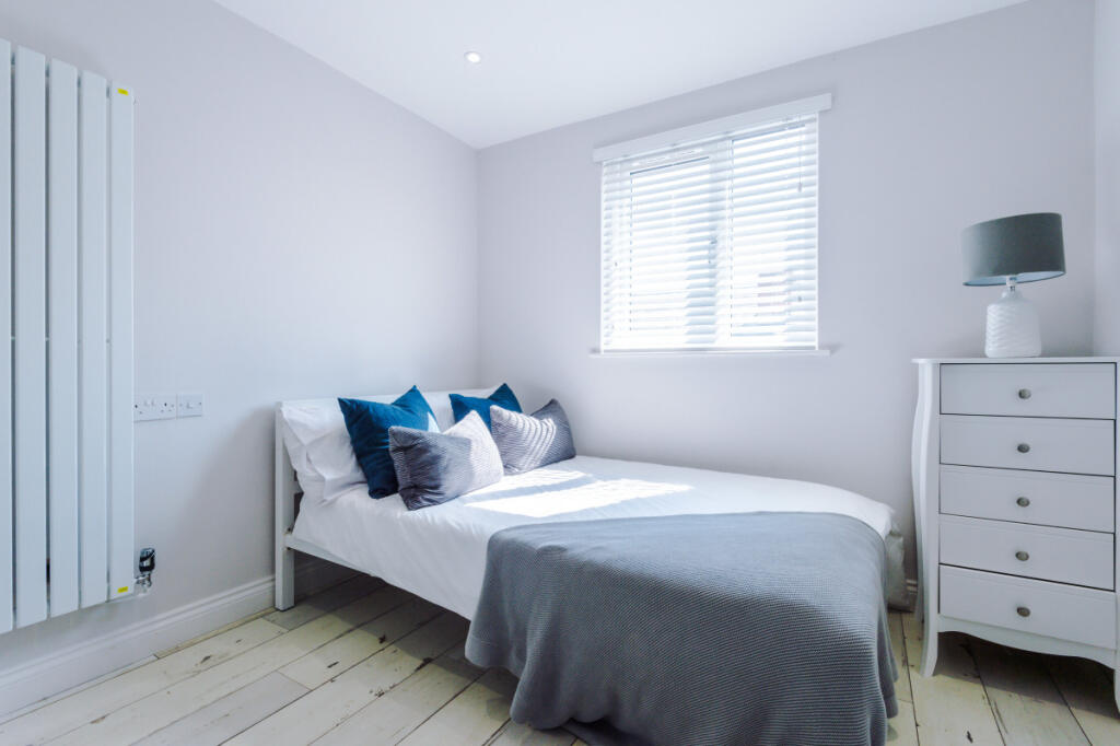 27 Woodcroft Road Bedroom 1