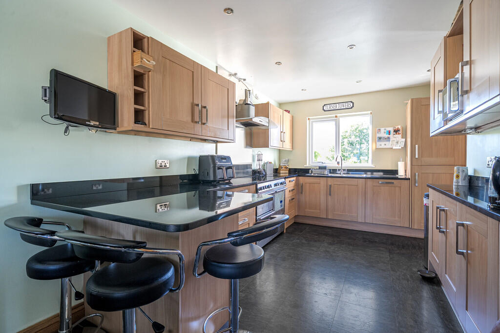 Kitchen/Dining Ro...