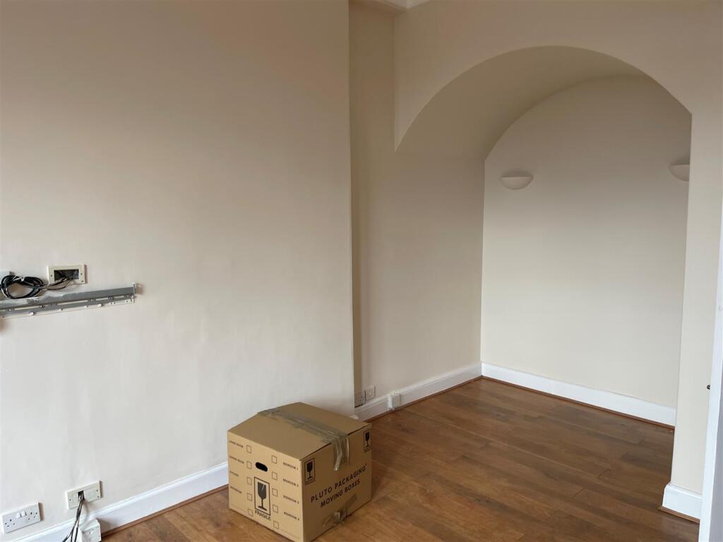 lounge 2.jpg