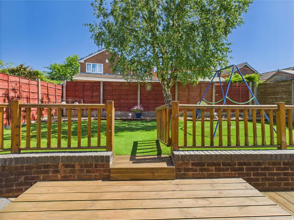 CAM03729G0-PR0051-STILL014