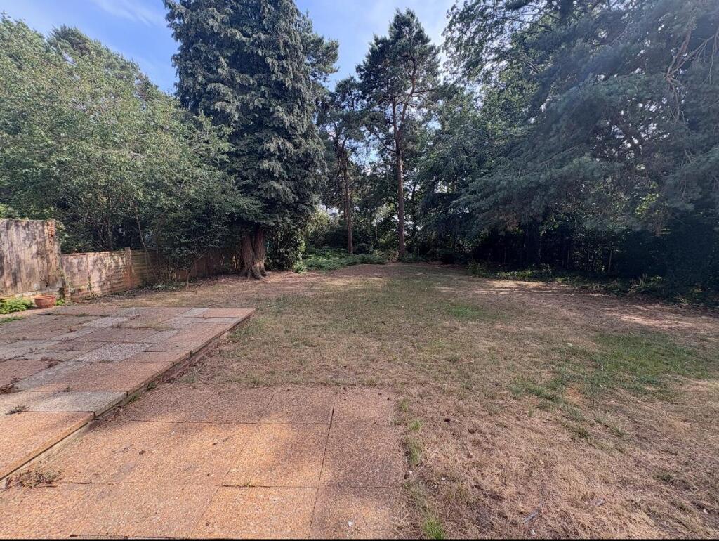 13 The Fairway garden rear.jpeg