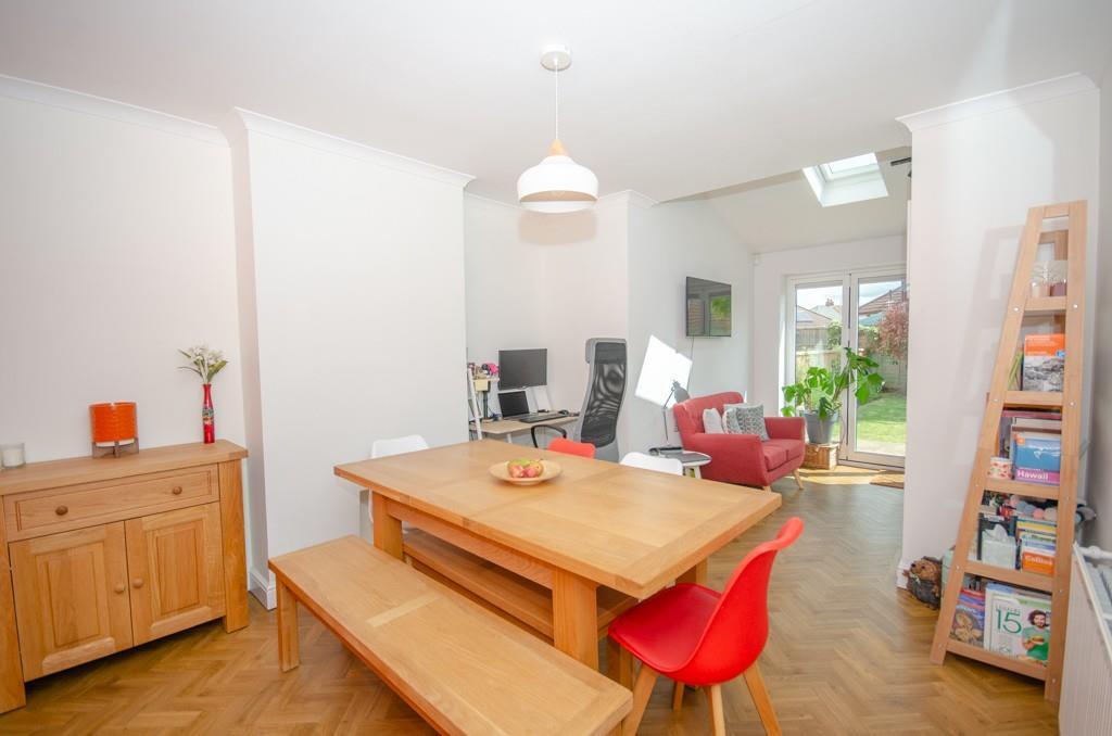 Dining room pic 2.jpg