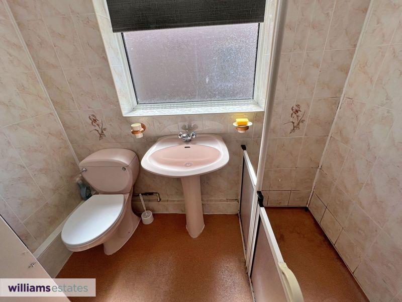 Shower room 