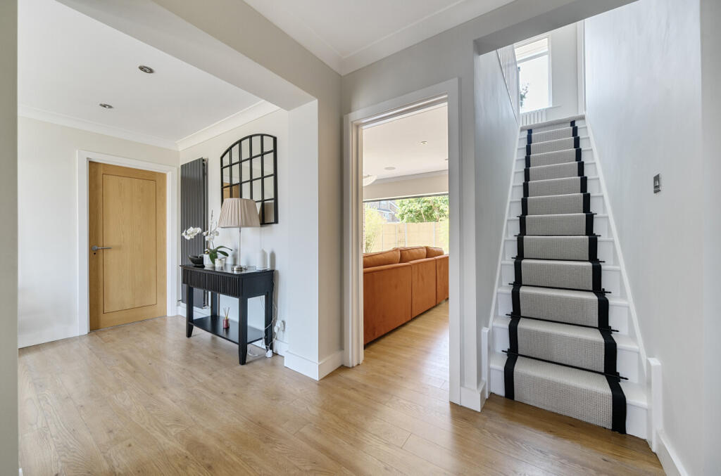 1306726-19-685343...