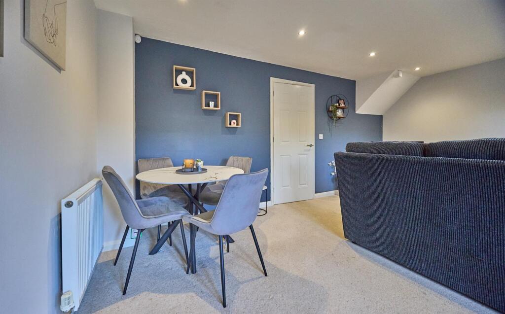 LOUNGE DINING ROOM TO REAR