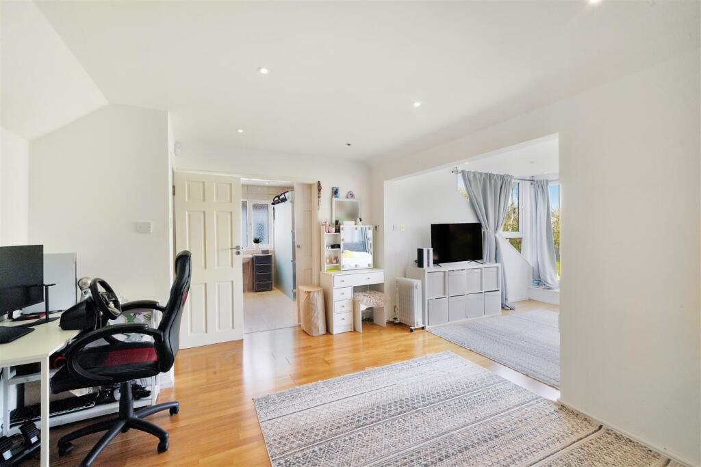 117 Eton Avenue - WOBXAQhOTwHmsJ2BJ3LL.jpg