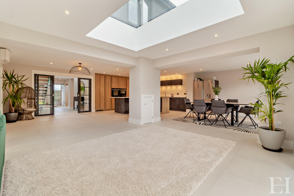 8598904-interiorW...