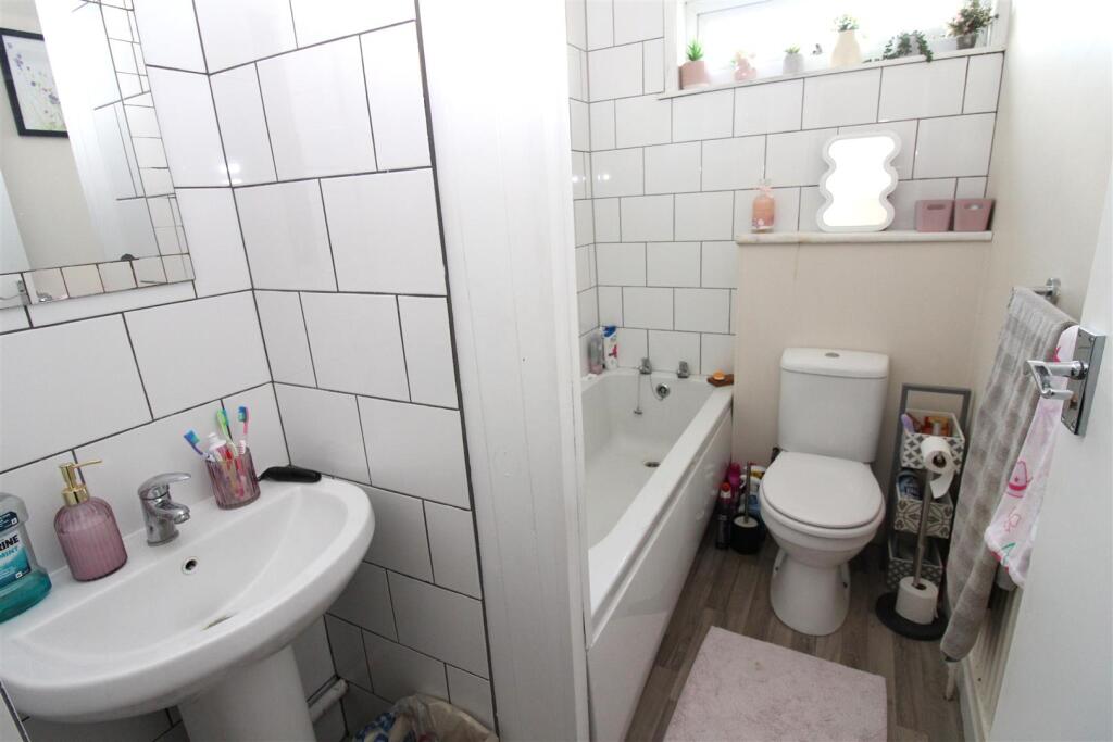 Bathroom.JPG