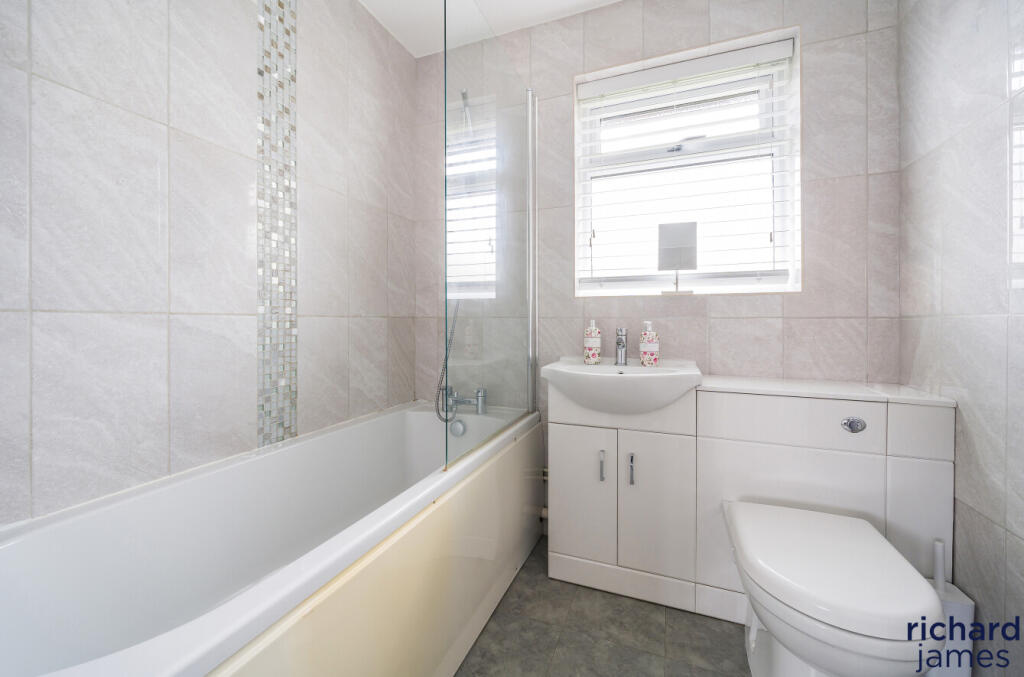 01329deeabf84bba8688177f877191df