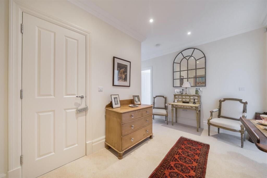entrance hall flat.jpg