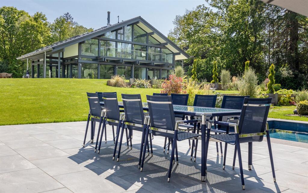 Poolside Terrace