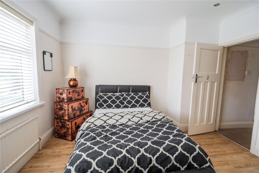 Bedroom 1 (2)