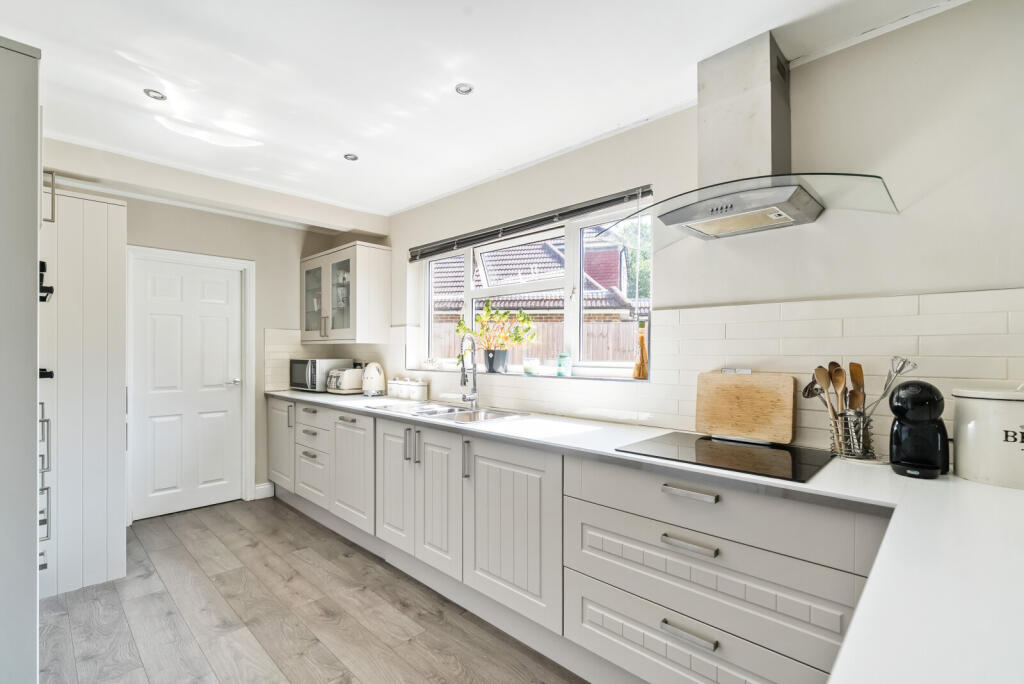 1339682-16-689b43...