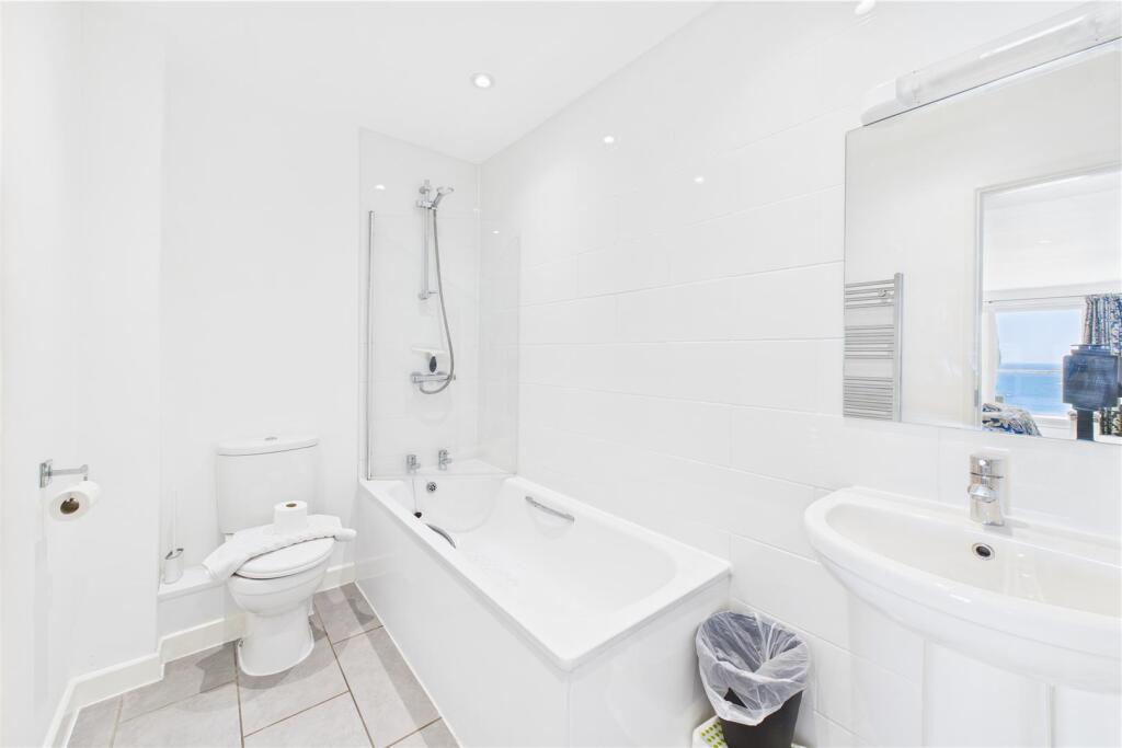 Bed 1 En-Suite
