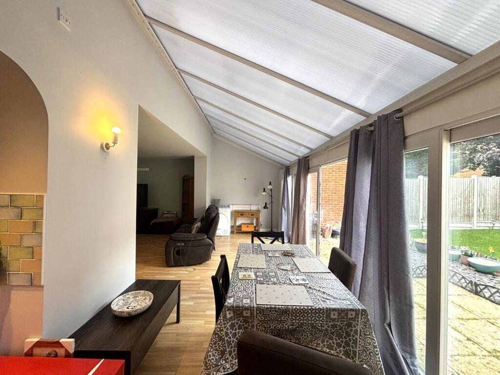 Living/Dining are...