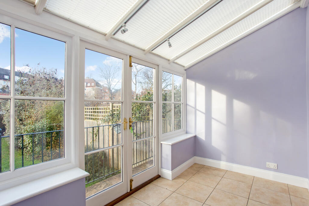 Flat 1, 49 Lebanon P