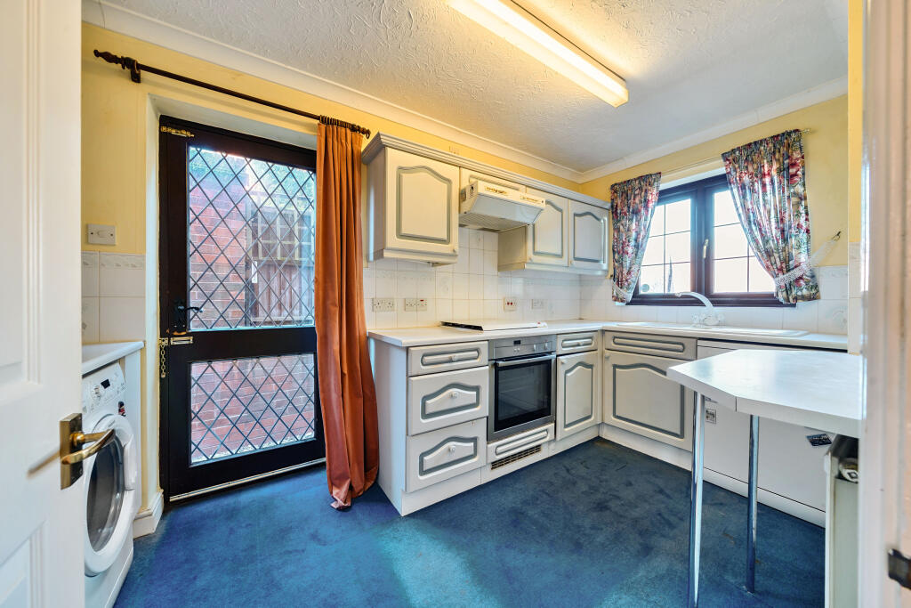 Kitchen / Breakfast Room