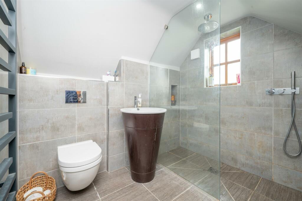 En-Suite Shower Room (Bedroom One)