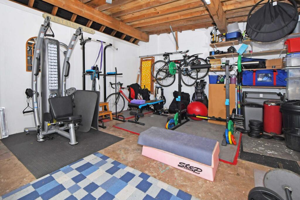 Garage/ Gymnasium