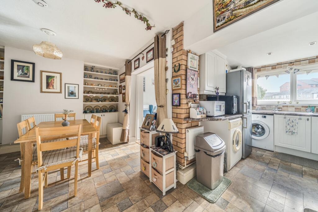 1355635-14-68dcf92ab5981