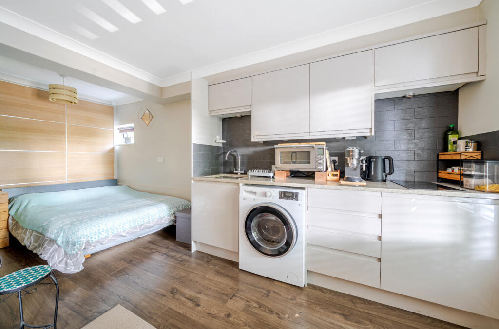 1313720-6-6853d6f...