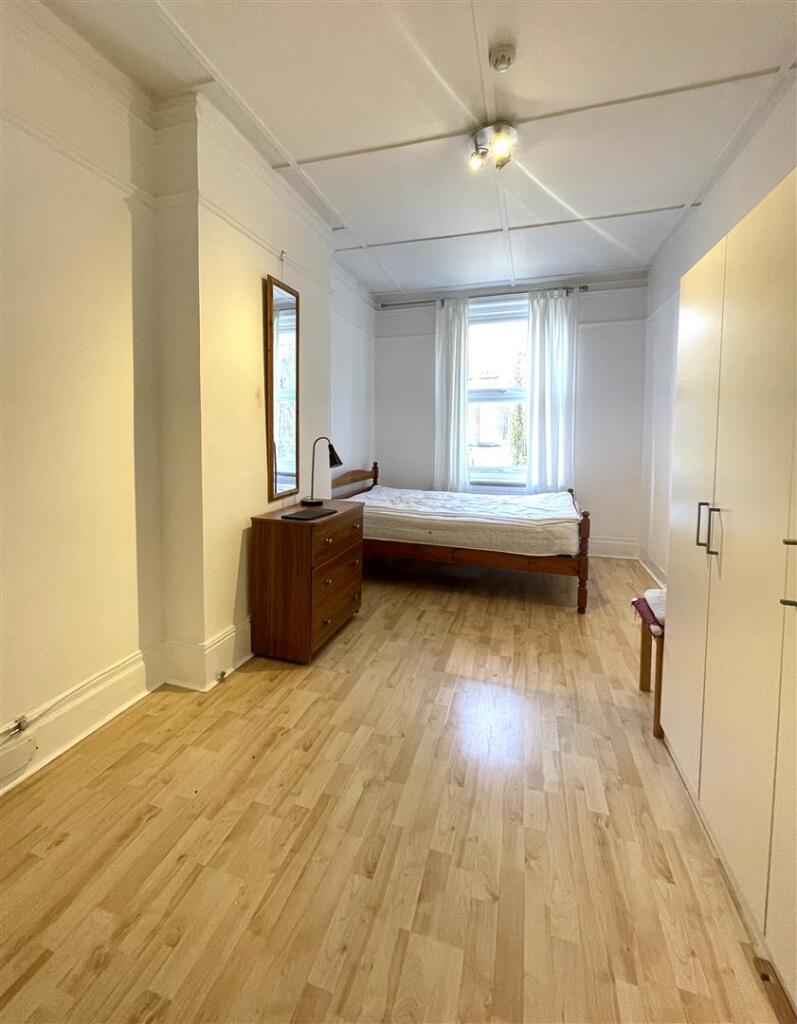 Flat 2 (2).JPG