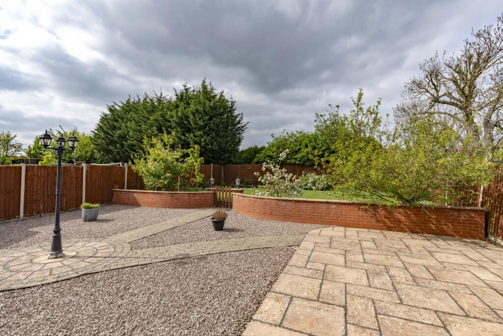 16 Juno Way, EweMove Peterborough West, Garden 3