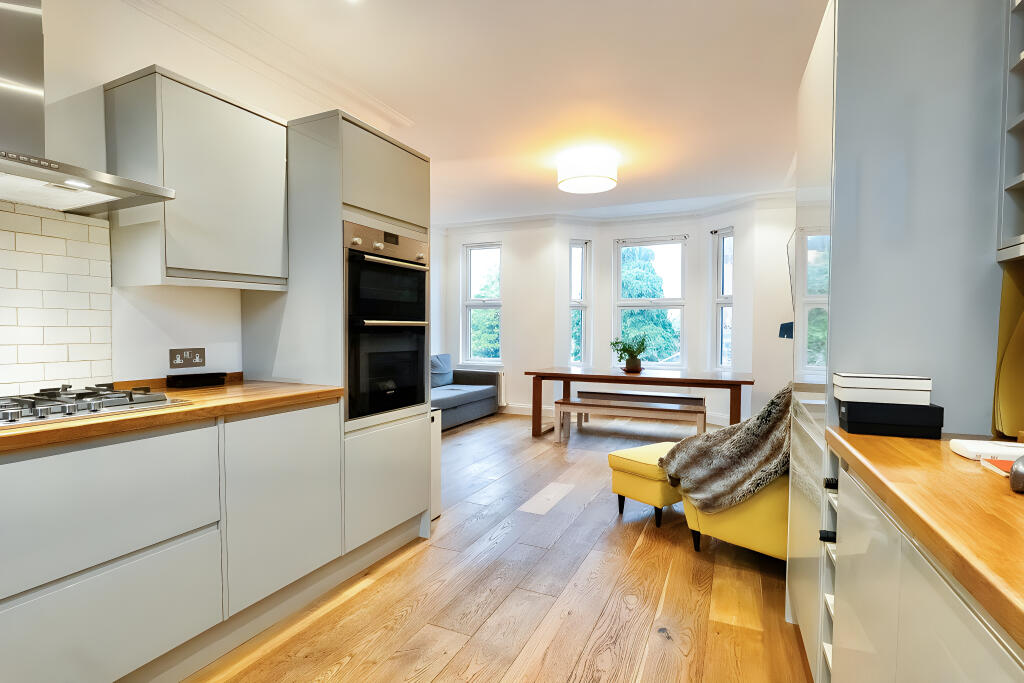 2-Bed, 2-Bath Duplex Apartment For Sale - Hammers