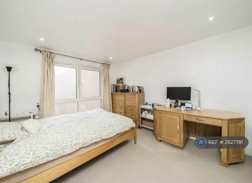 Master Bedroom Layout 2