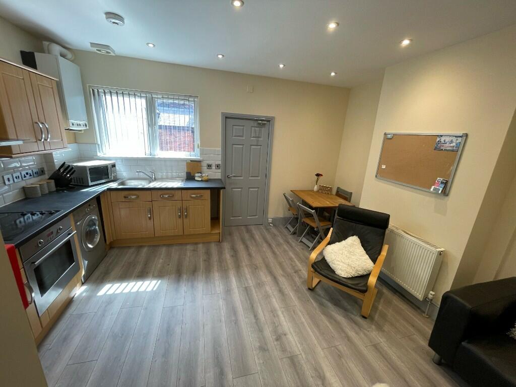 Lounge/Kitchen area