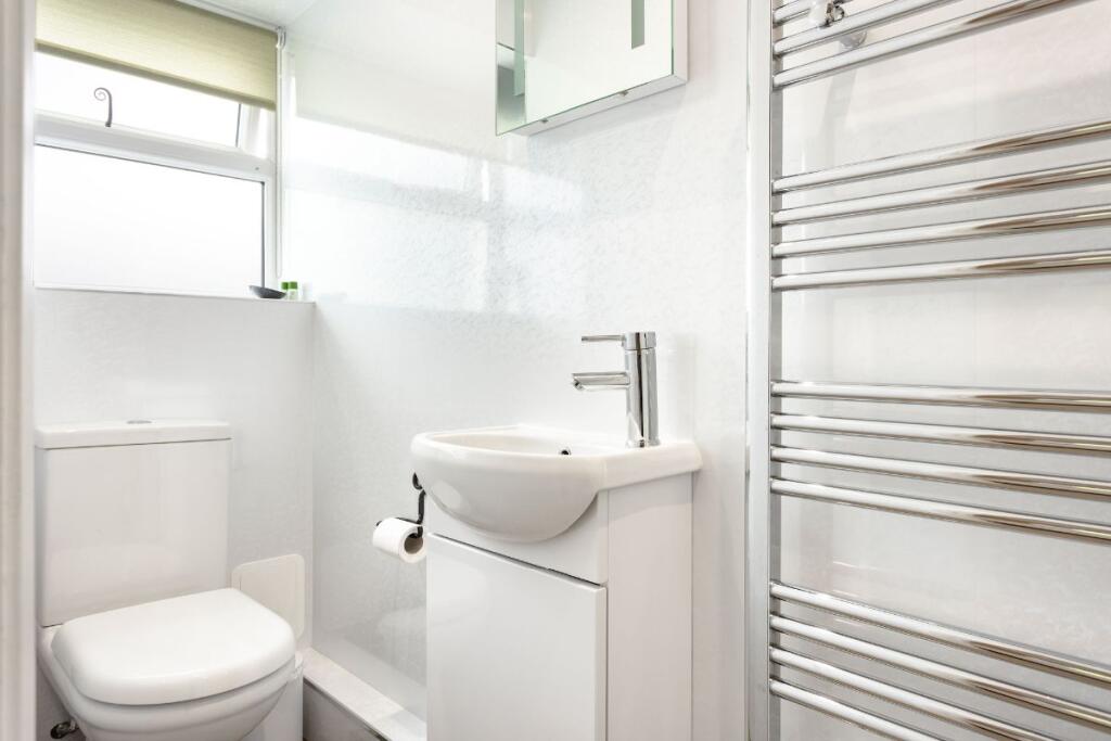 Hedgehog Cottage Bathroom