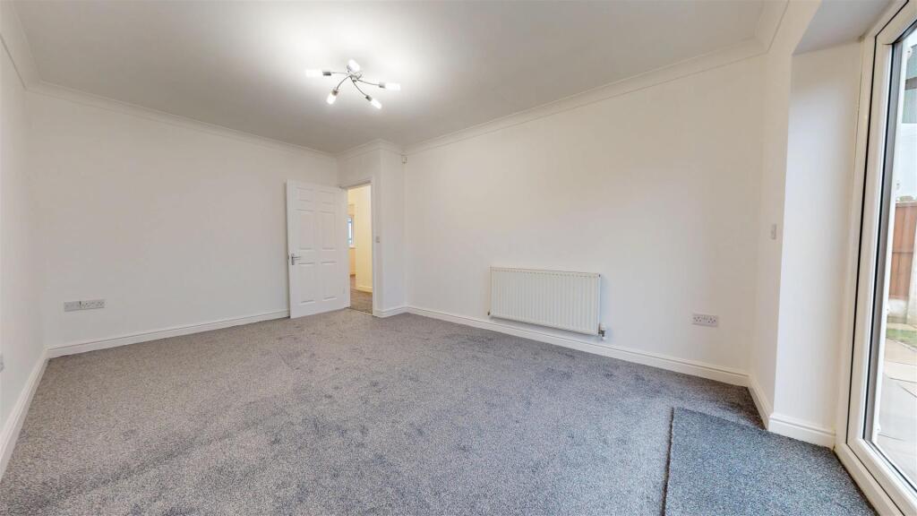 Tennyson Street, Reception Room