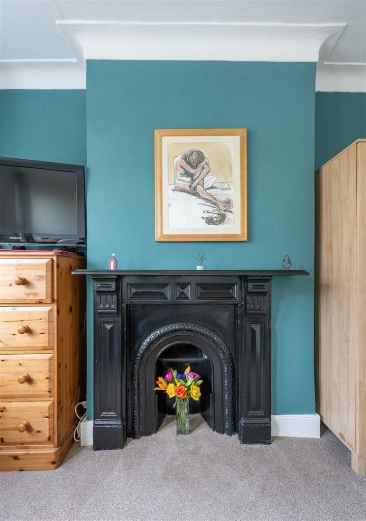 Clifton Avenue, E17