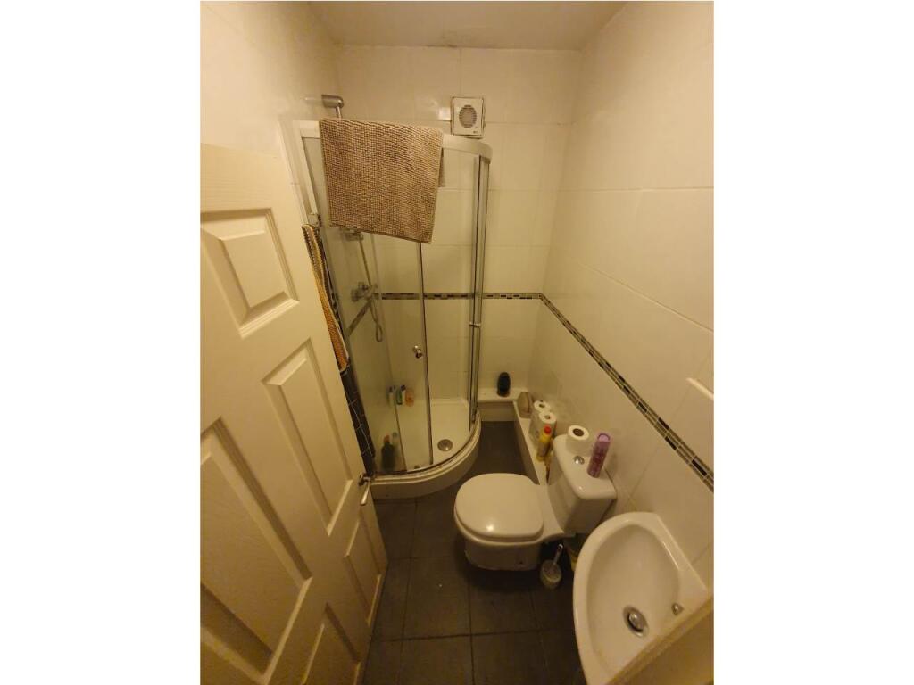 Ground Floor Bathroo