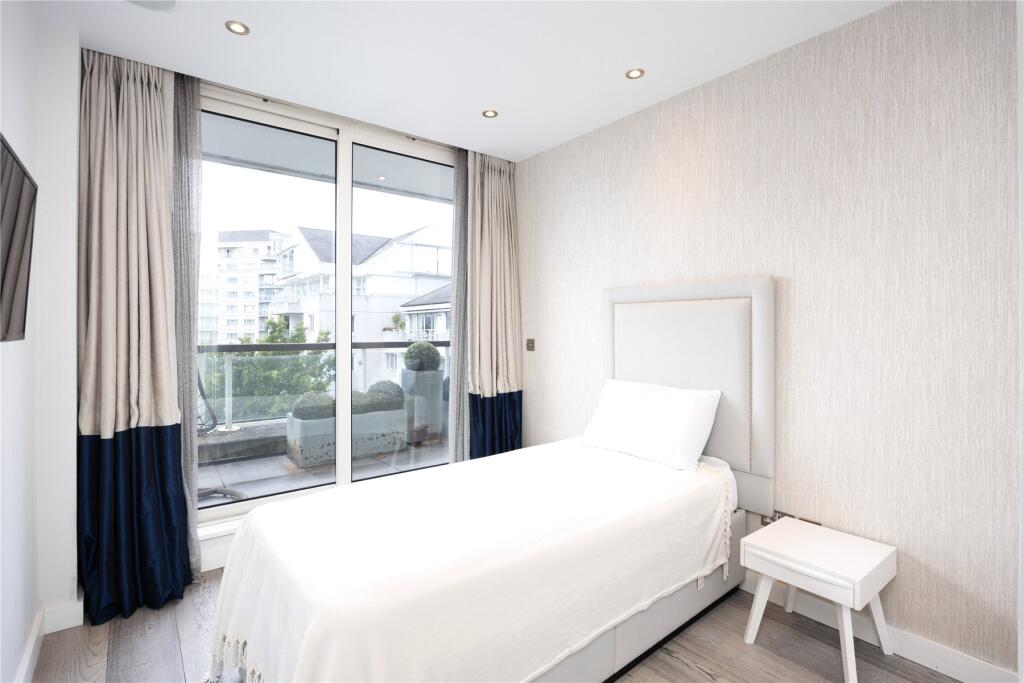 2nd Bedroom