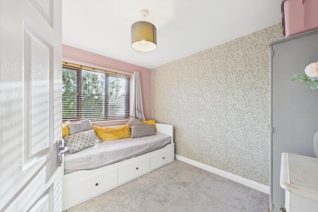 EweMove Spalding - Pinchbeck - Bedroom