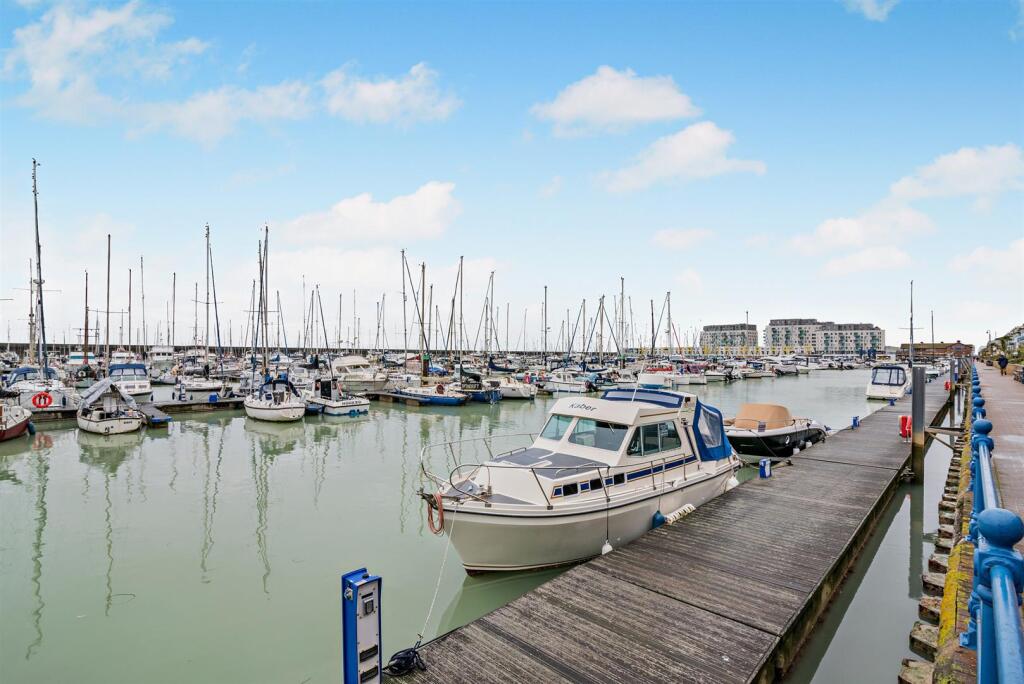 8672273-exterior09-800.jpg