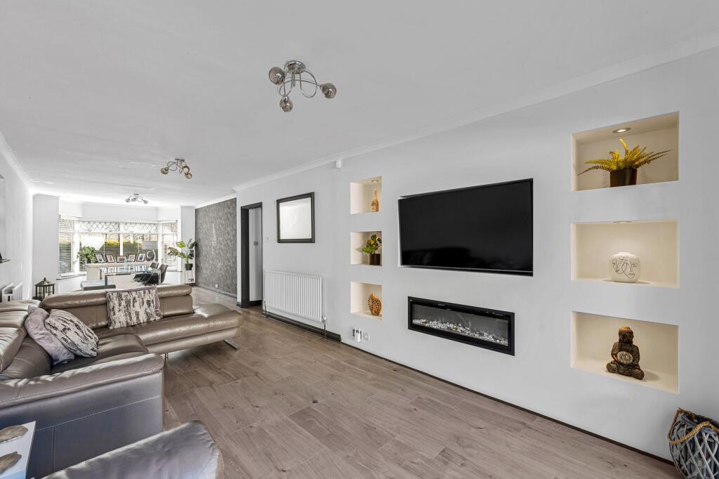 Lounge-Dining Room