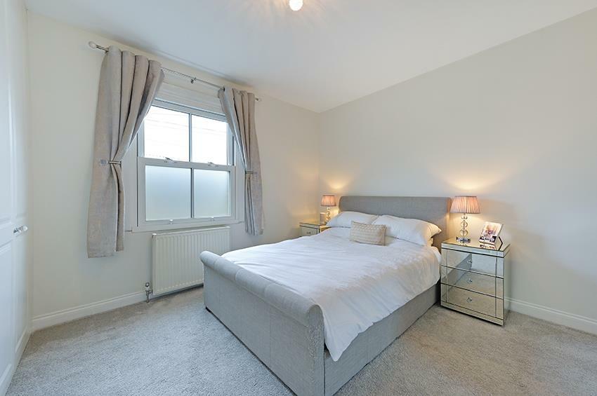 OATLANDS ROAD 14 (16 FROM 27)-10.jpg